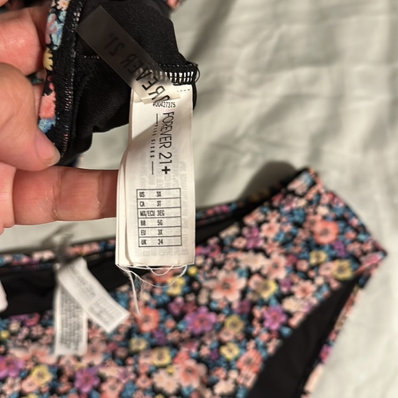 Forever 21 floral high wasted two piece - Picture 5 of 10